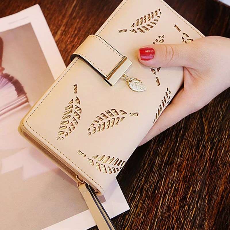 Women's Leaf Pattern Wallet - Classic Leather Bag