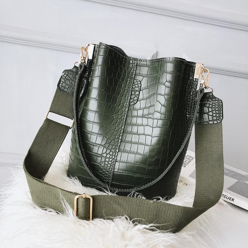 Women's Retro Reptile Bucket Bag - Classic Leather Bag