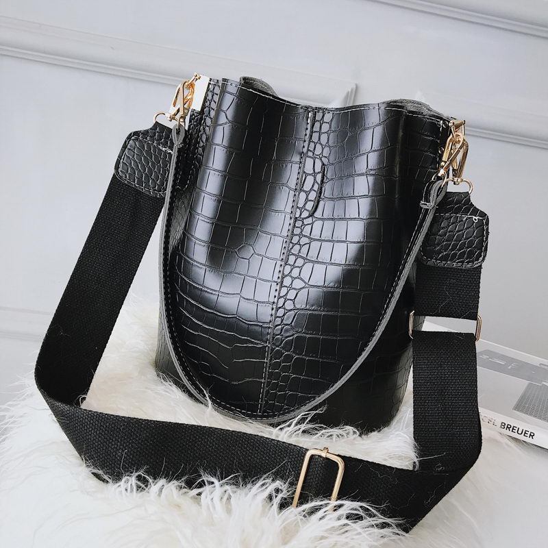 Women's Retro Reptile Bucket Bag - Classic Leather Bag